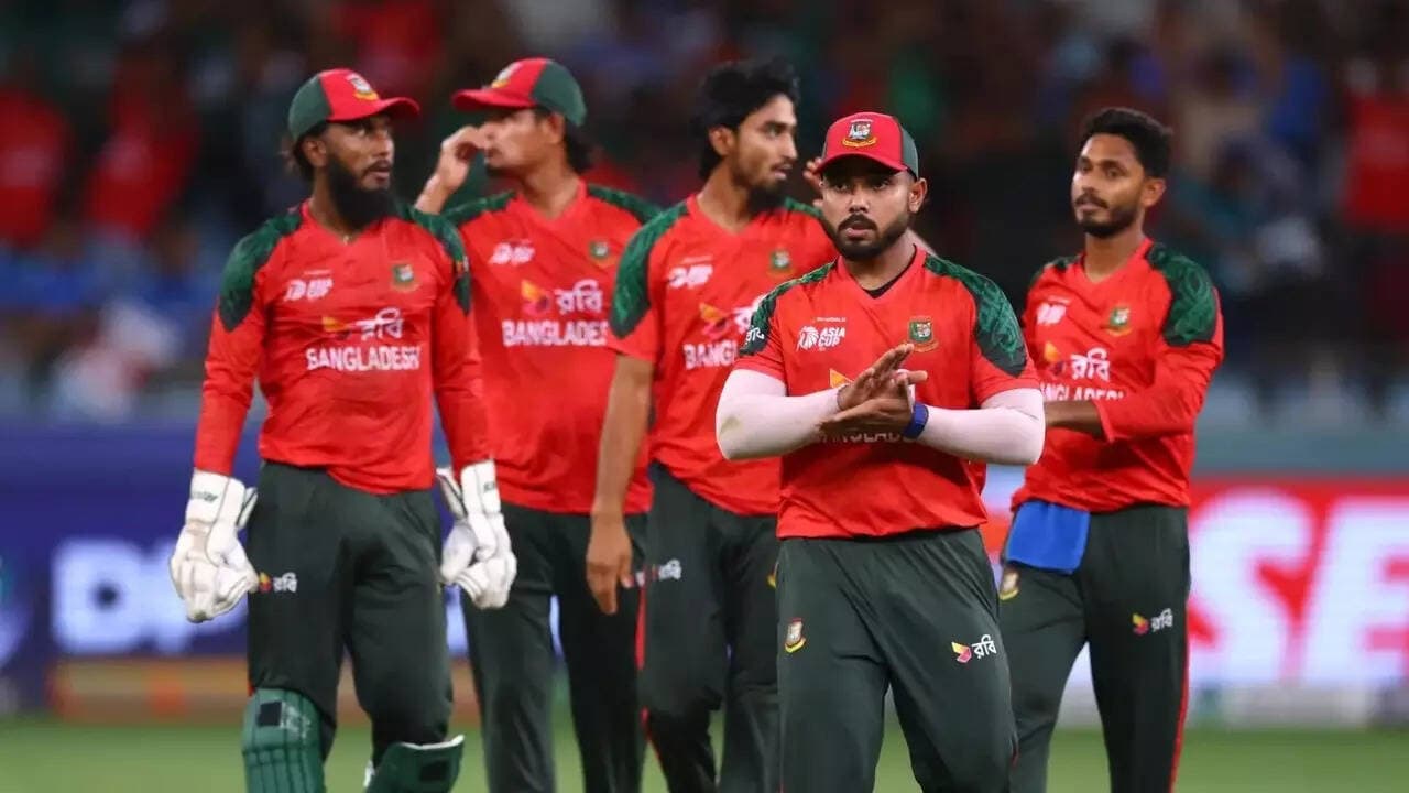 Bangladesh cricket in crisis: BCB sacks director after players boycott BPL