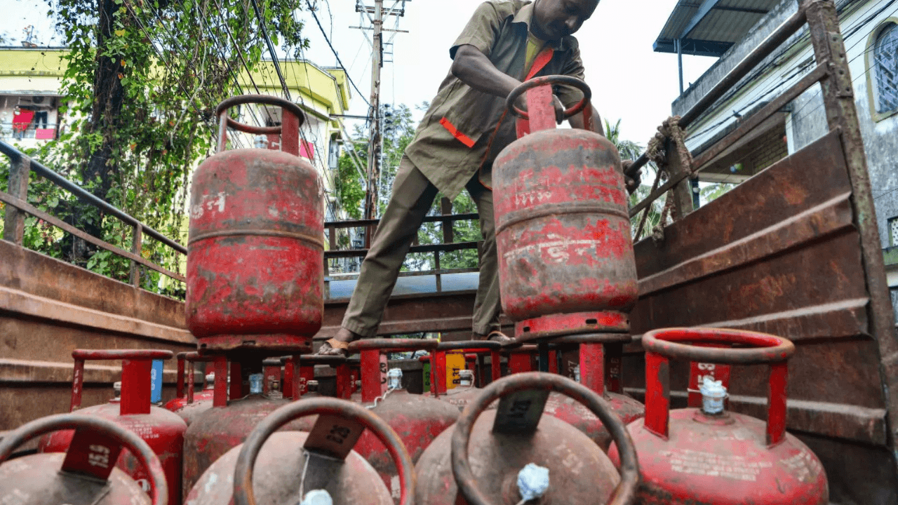 To cut LPG transport via road, government plans new pipelines
