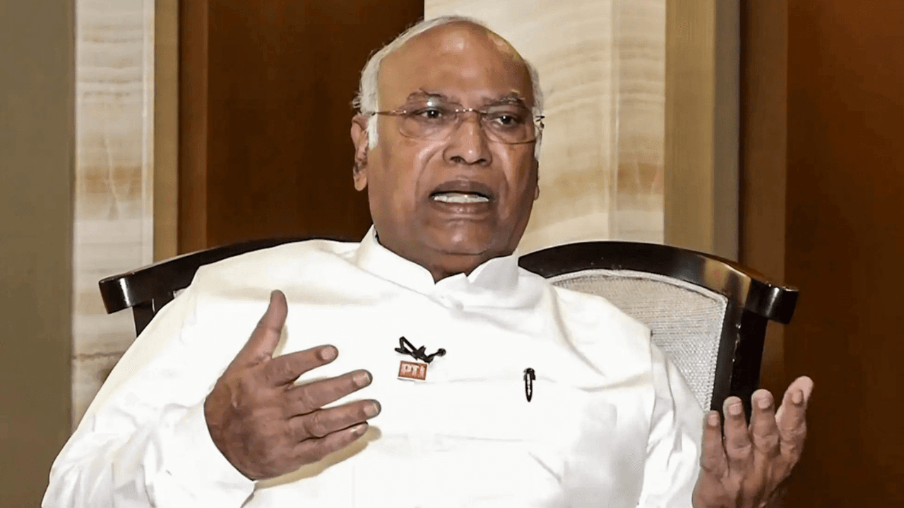 'Let the notice come, we'll reply': Kharge reacts to EC ultimatum over 'terrorist' remark