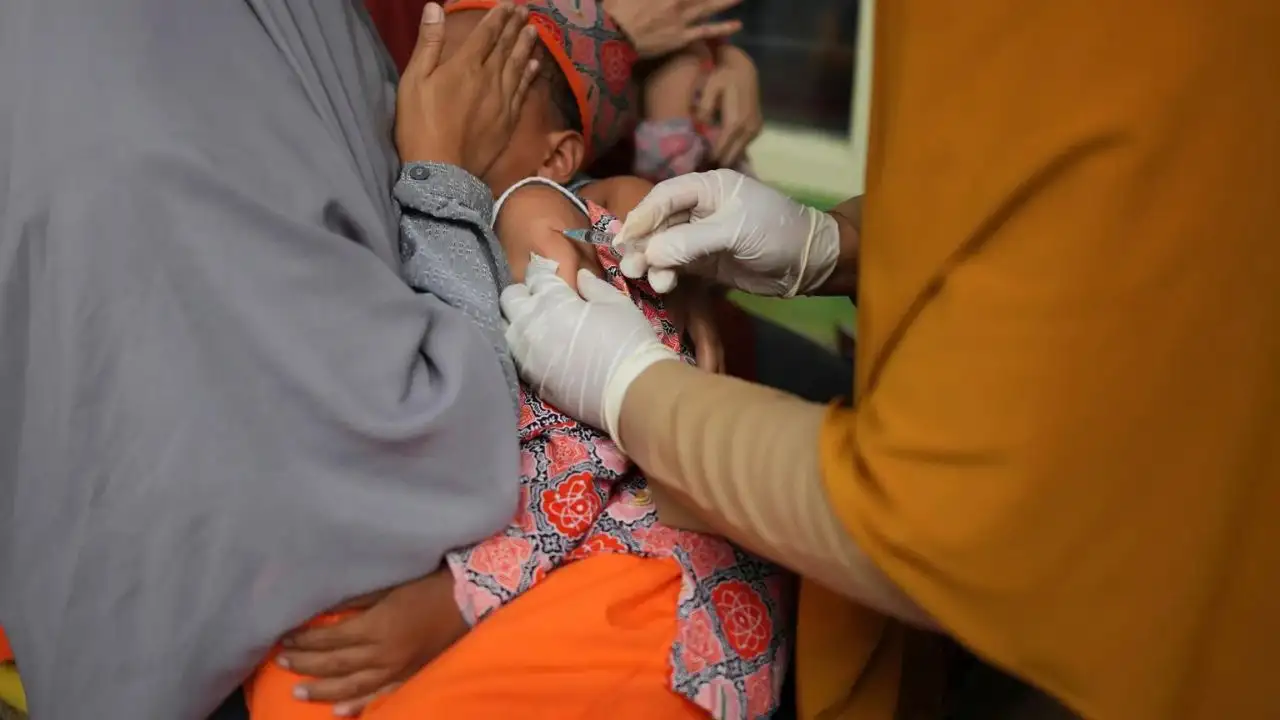 Bangladesh measles outbreak nears 1,000 child deaths as cases cross 180,000