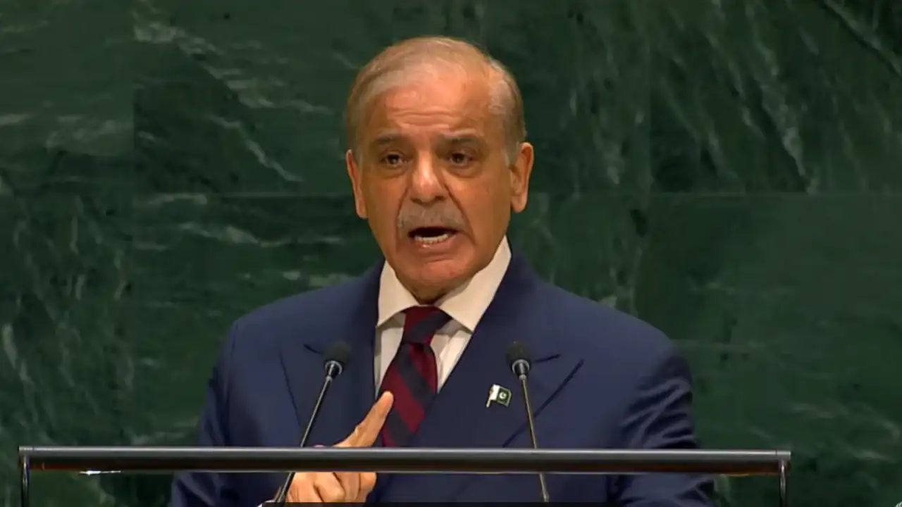 Pakistan PM draws ‘red line’ over Mecca at UN, defends Saudi-Türkiye defence pact