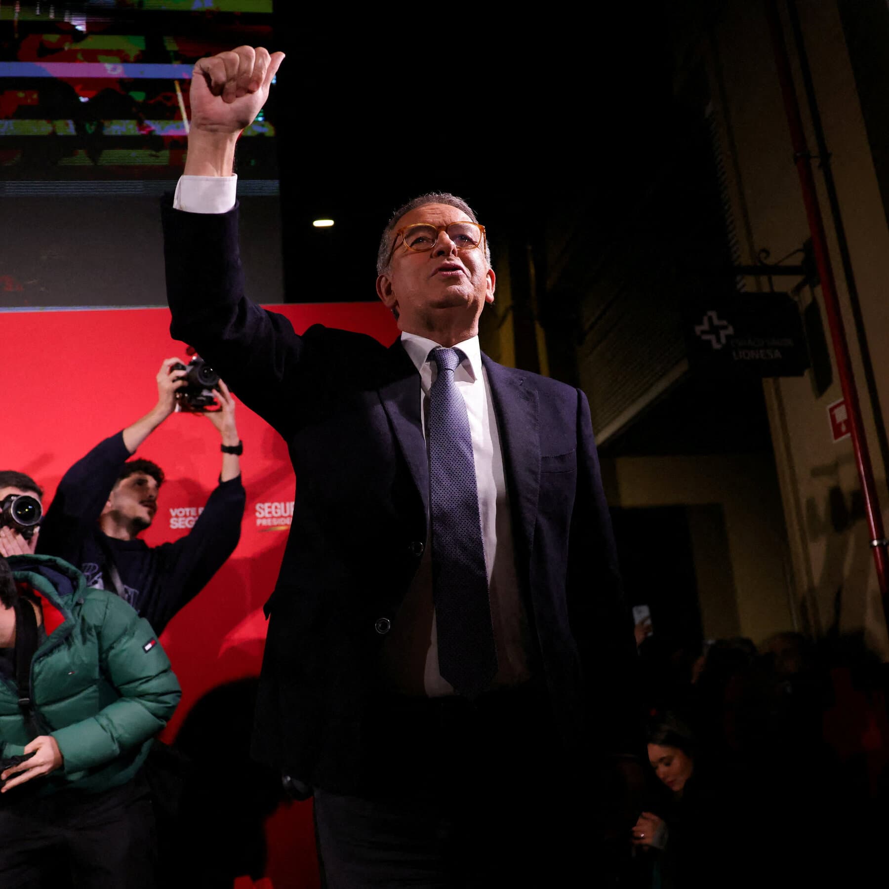 Portugal Votes for President, With Leftist Set to Beat Surging Far Right