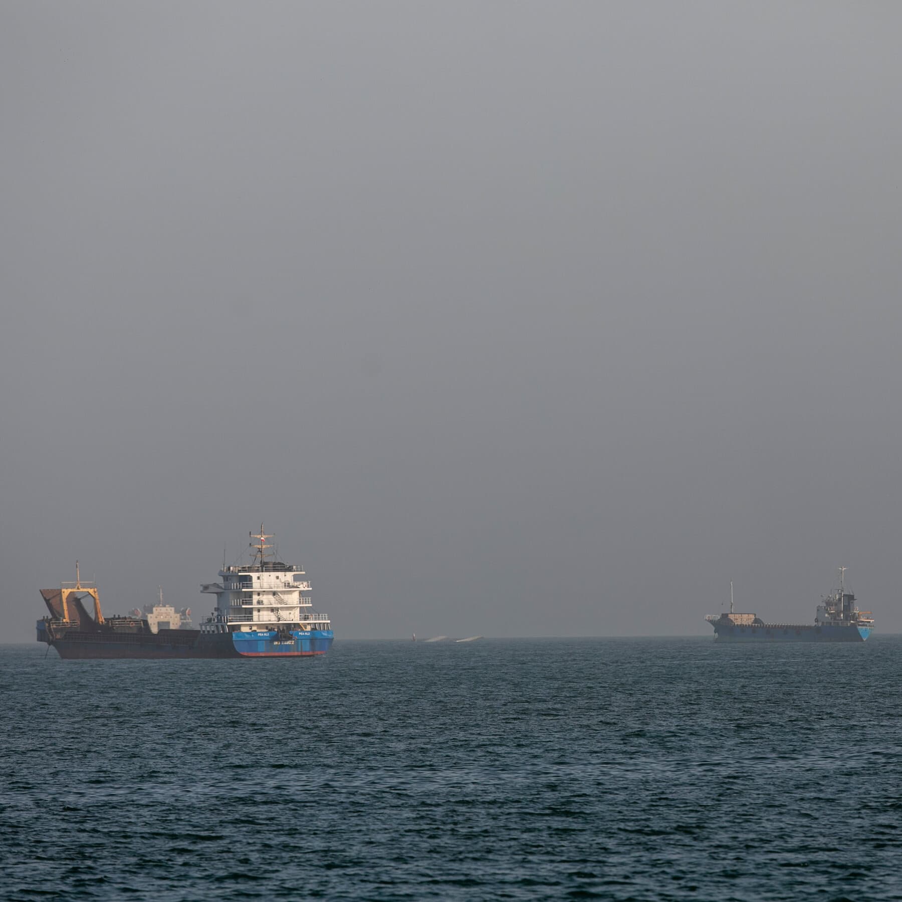 Iran War Live Updates: U.S. and Iran Trade Strikes, Further Threatening Negotiations