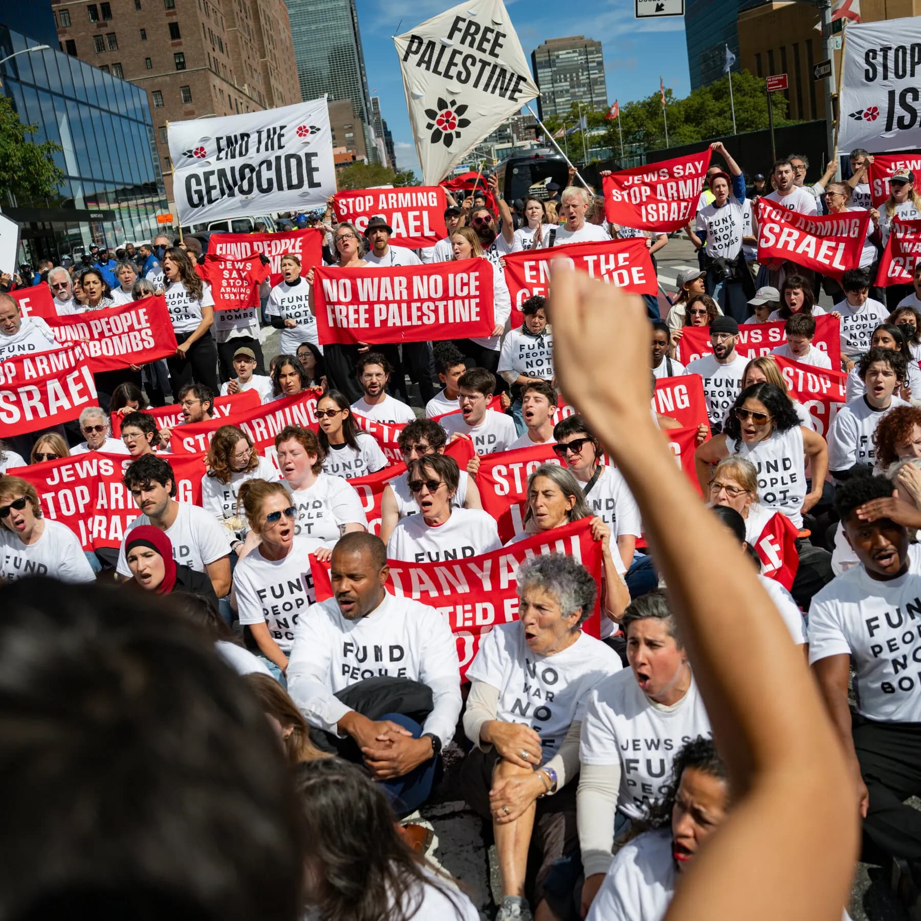 About 100 Are Arrested in Protests Against Netanyahu