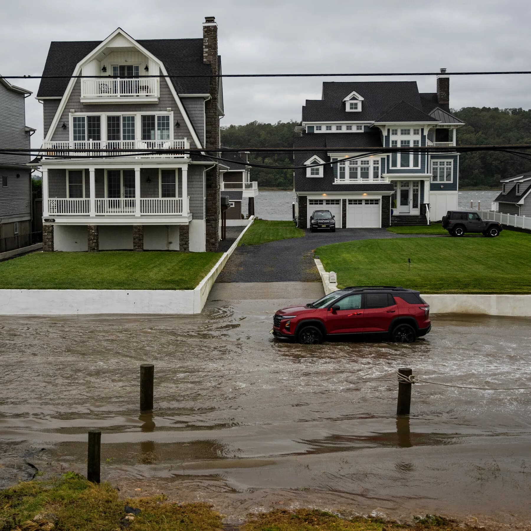 Nor’easter Live Updates: Heavy Rain and Wind Batter Northeast, Bringing Coastal Flooding