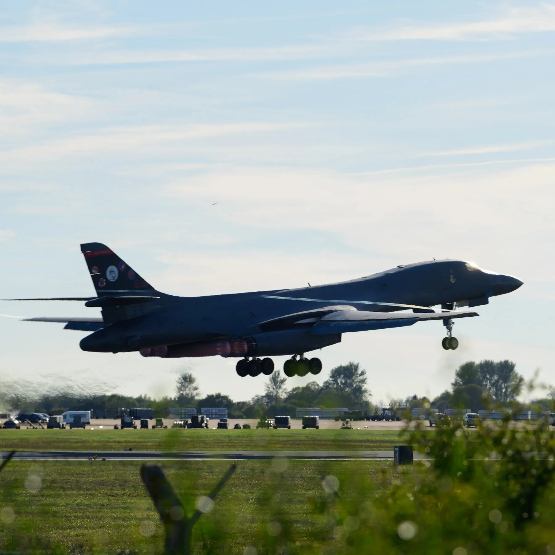 U.S. Rushes to Withdraw Bombers From U.K. Air Base After New Threats