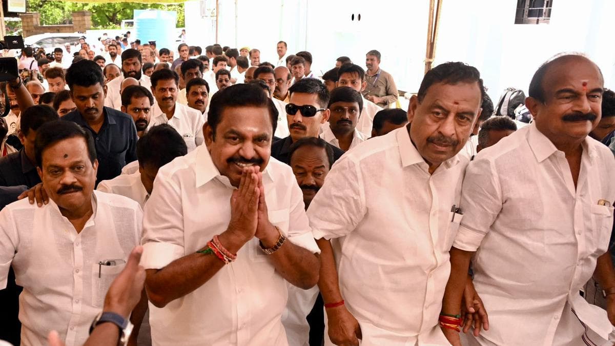 Edappadi Palaniswami’s group slams AIADMK rebels headed by C.Ve. Shanmugam