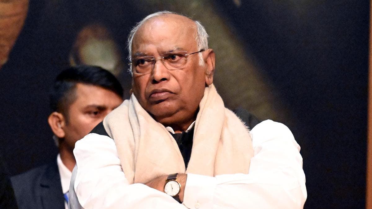Kharge targets PM Modi over heatwave advisory, says people are suffering from ‘BJP-sponsored inflation’
