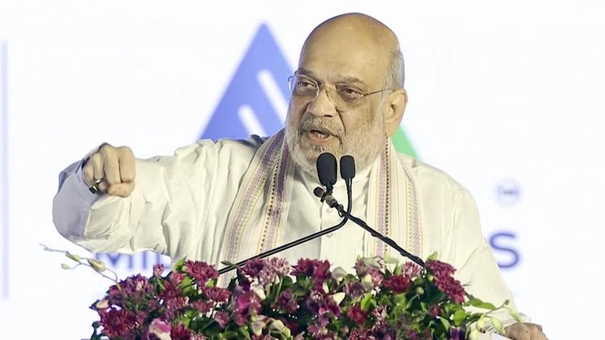 Amit Shah flags off 400 emergency response vehicles, 33 mobile forensic vans in Chhattisgarh
