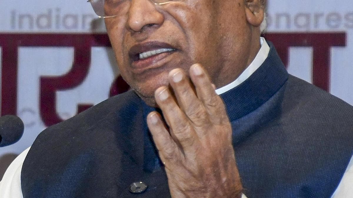 BJP petitions DG-IGP seeking arrest of Mallikarjun Kharge for alleged provocative speech