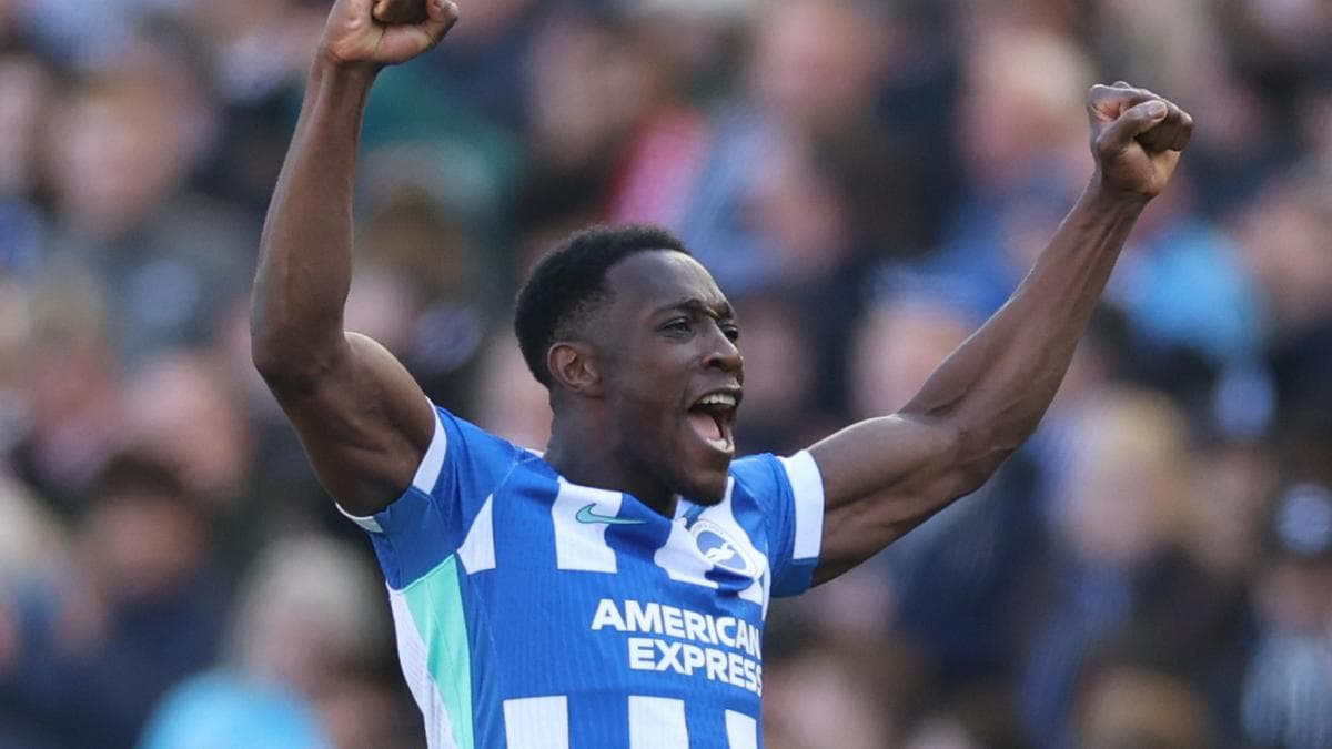 Former England striker Welbeck joins Chelsea from Brighton