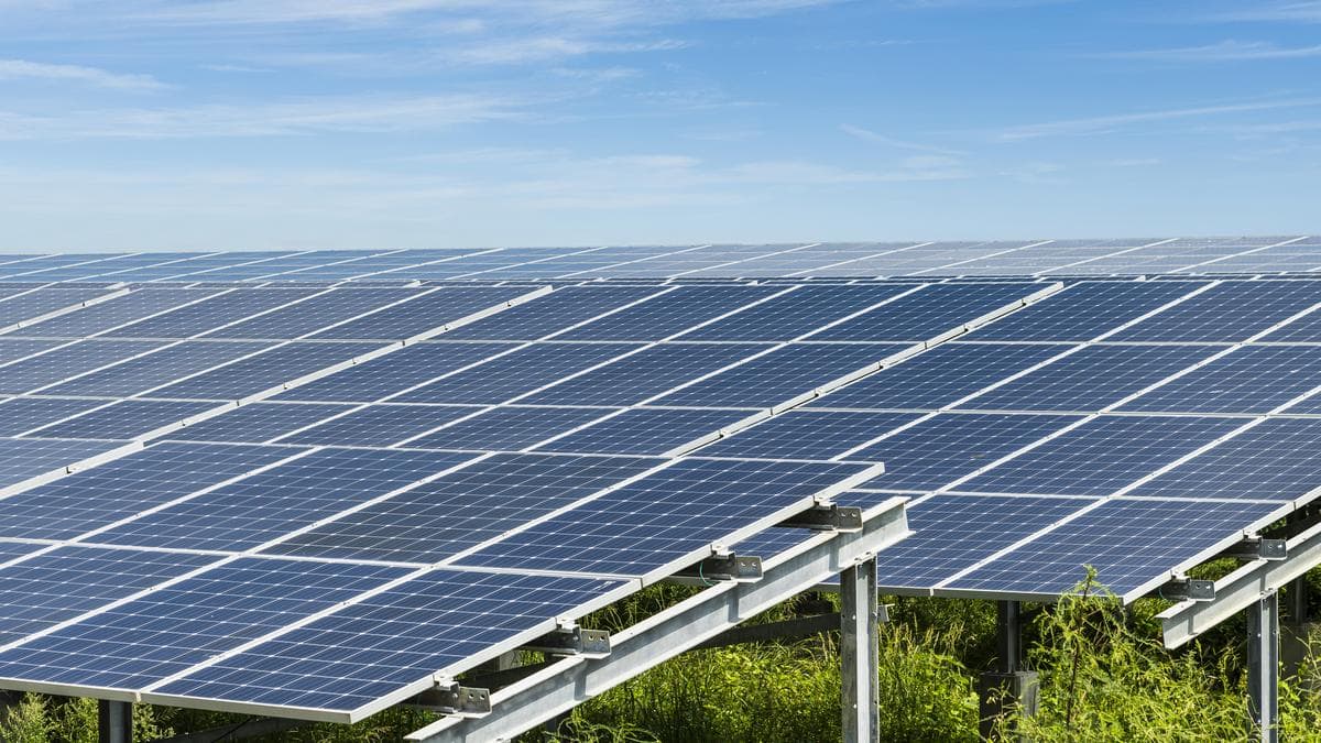 Solar firms move Karnataka HC over “unreasonable” domestic-cell mandate
