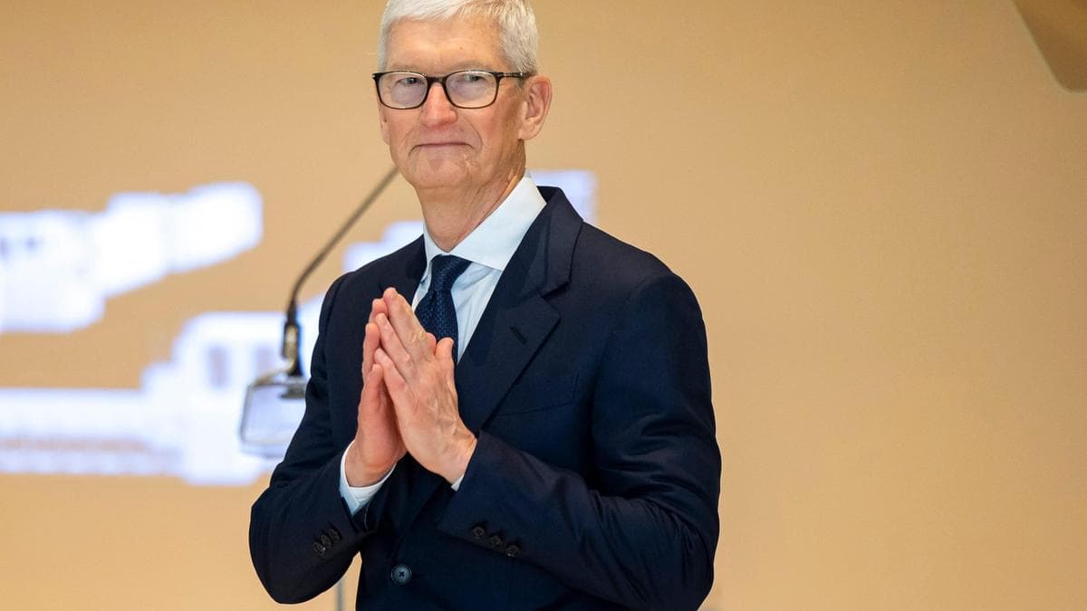 Apple CEO Tim Cook gives nod to founder Steve Jobs in final memo