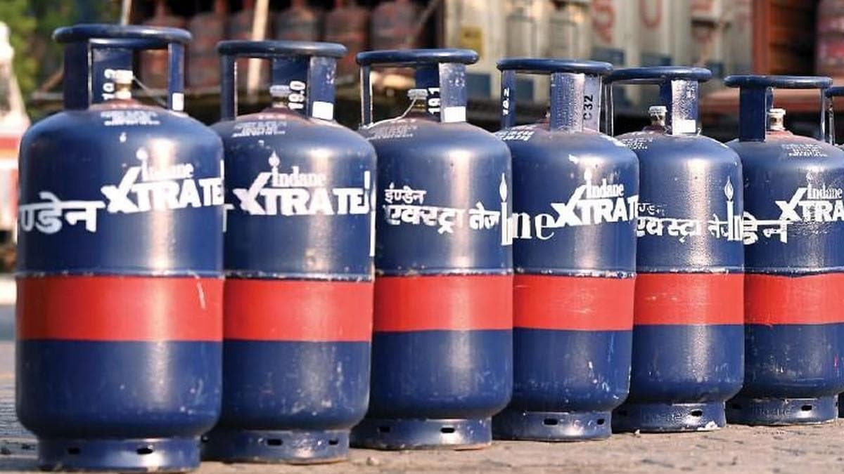 Commercial LPG prices cut by ₹183 per refill