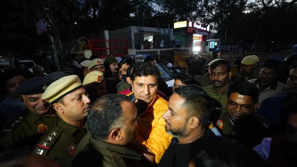Janakpuri death: AAP leaders detained at candlelight march