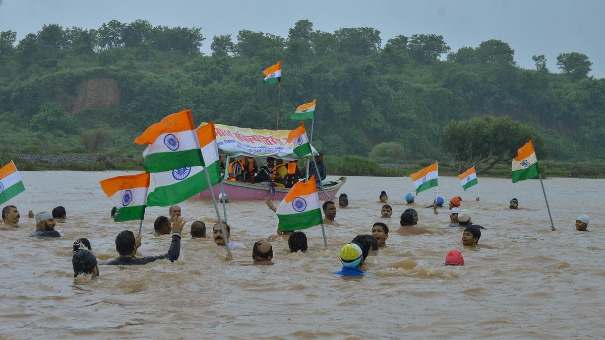 Swimmers carry Tricolour through Narmada in Jabalpur