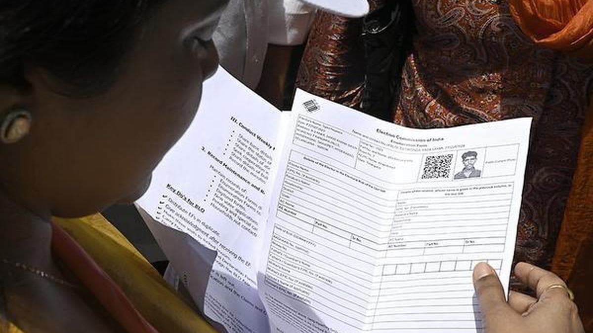 3,400 SIR forms found at Navi Mumbai photocopy shop, 5 BLOs suspended; Sena (UBT)-BJP men clash