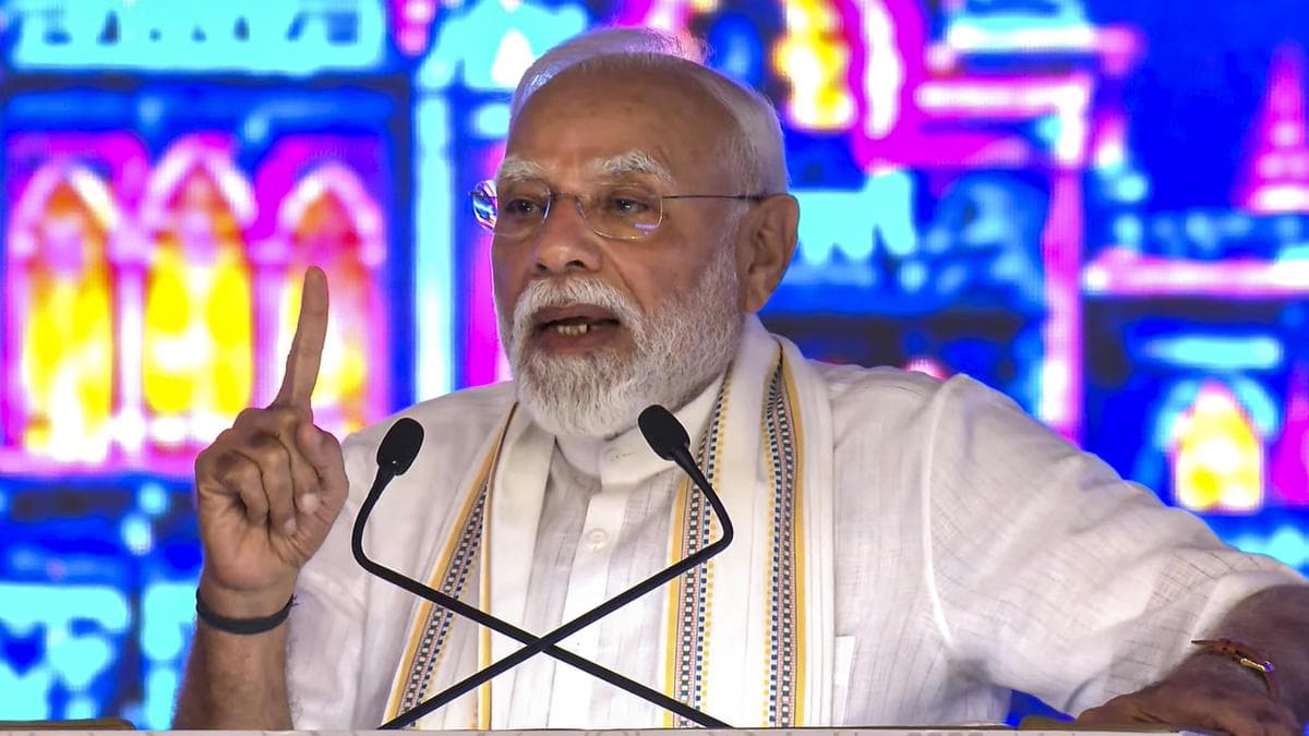 We built 50,000 rail coaches, Congress regime could not build 50,000 toilets: Modi