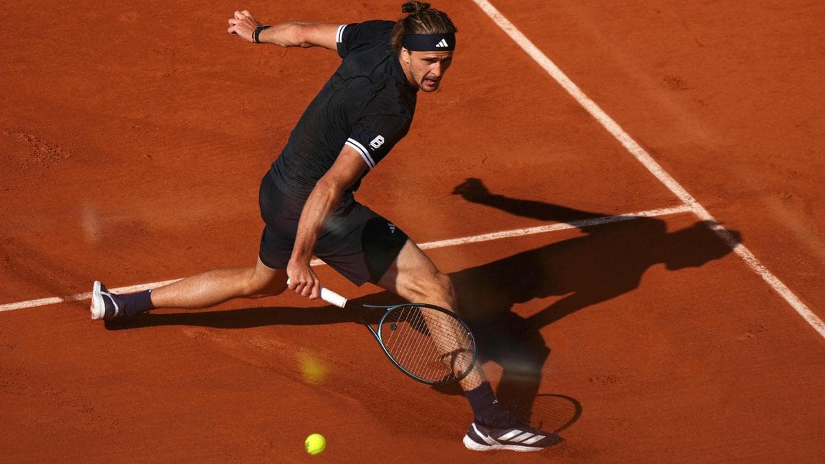 Resolute Zverev reels in Mensik to return to French Open final, to face Cobolli