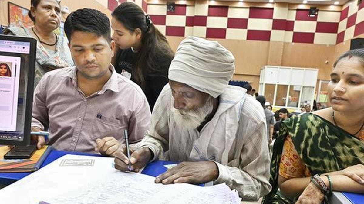 Delhi SIR: deadline extended by EC amid 93% pending hearings, low inclusion applications