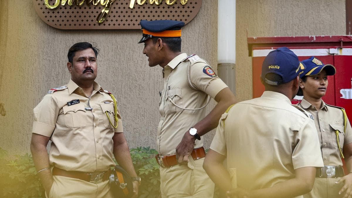 Mumbai police arrests eighth accused in Rohit Shetty residence firing case