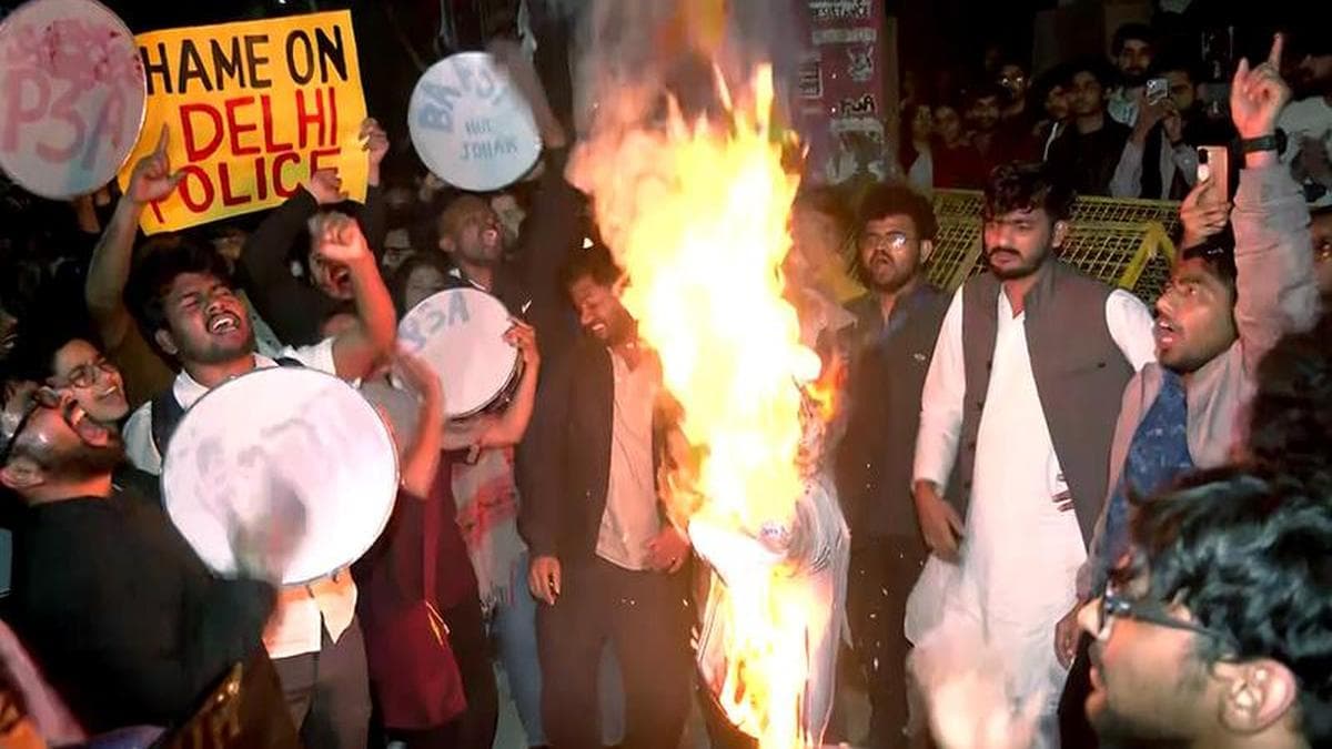 14 JNU students arrested day after protest against V-C’s remarks, secure bail