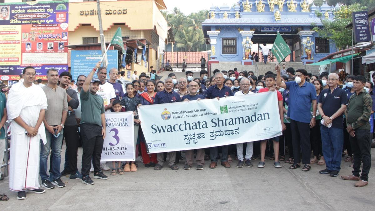 Swachh Mangaluru Abhiyan of March ensures Kadri Temple surroundings are cleaned