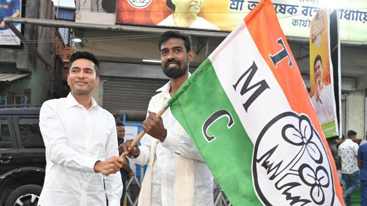 Estranged CPI(M) leader Pratikur Rahaman joins Trinamool Congress