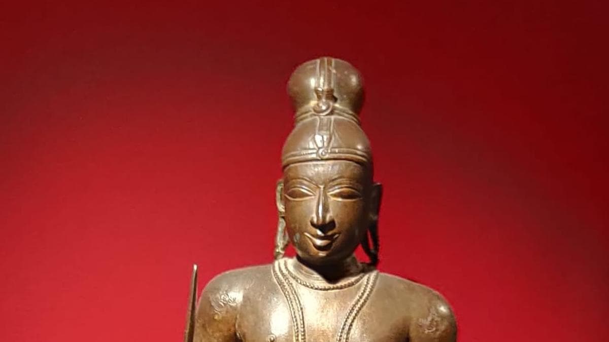 Oxford’s Ashmolean Museum returns 16th century bronze sculpture of Thirumangai Alvar