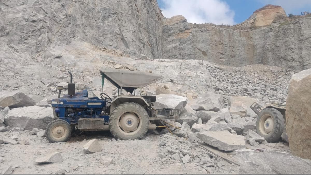 Seven killed as boulder collapses at stone quarry on outskirts of Bengaluru