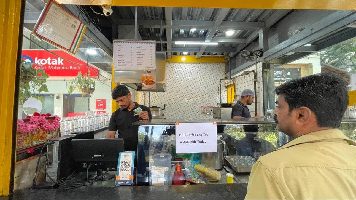 LPG shortage crisis: Only tea and coffee at Bengaluru eateries due to paucity of gas cylinders