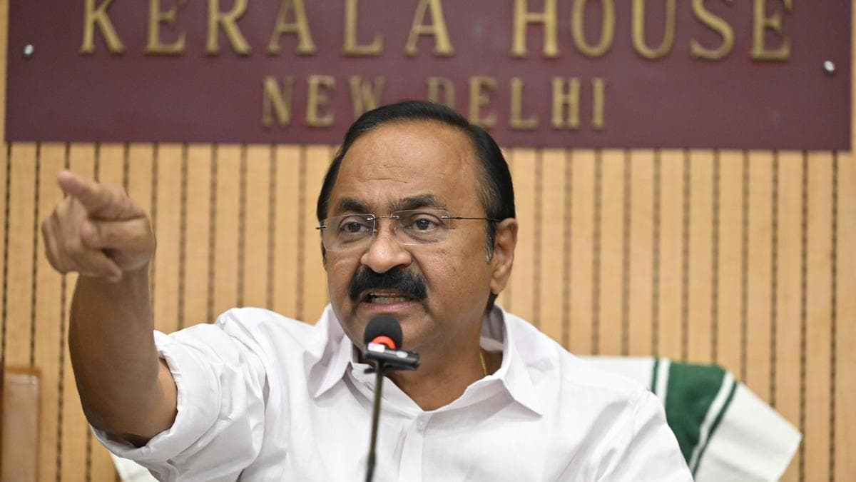 Keralam CM accepts apology of expelled Congress leader Chenthi Anil who waylaid him, says no grudge