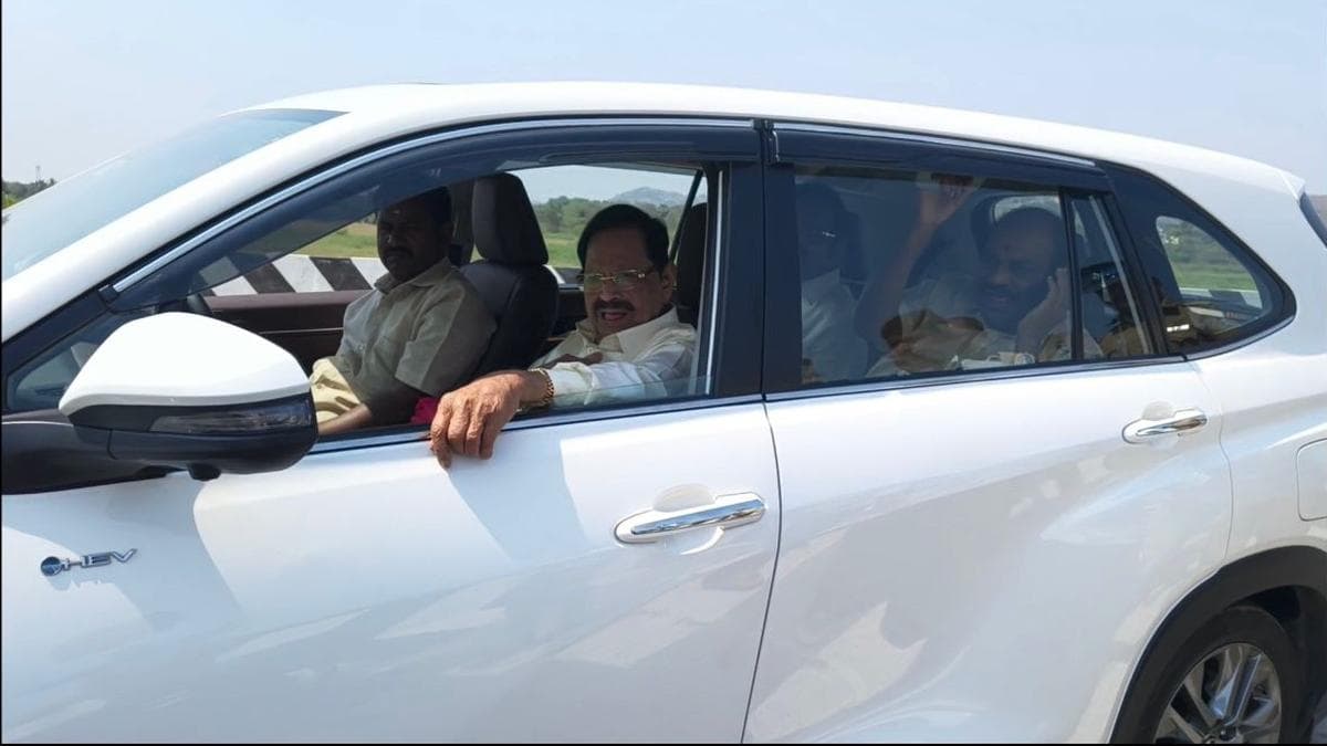 Minister Duriamurugan’s vehicle inspected by election squad in Vellore