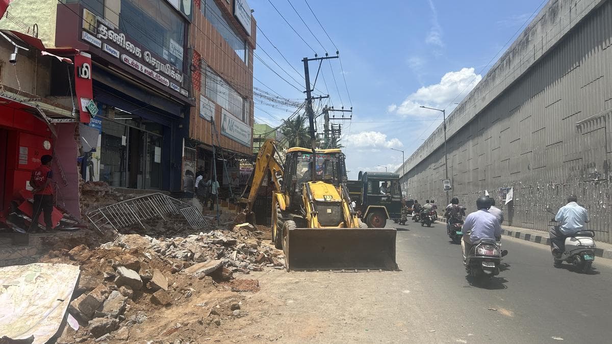 NHAI begins demolishing encroachments on service lanes of Chennai-Bengaluru Highway in Vellore
