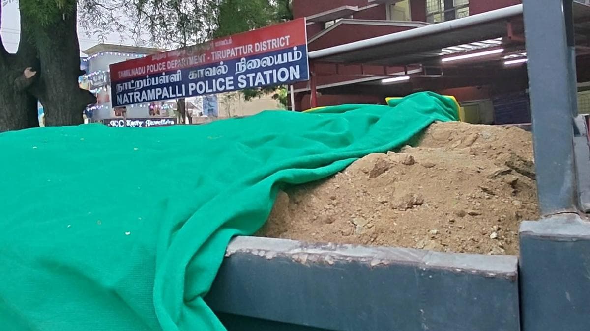 Driver held for illegal sand mining from Palar River in Tirupattur