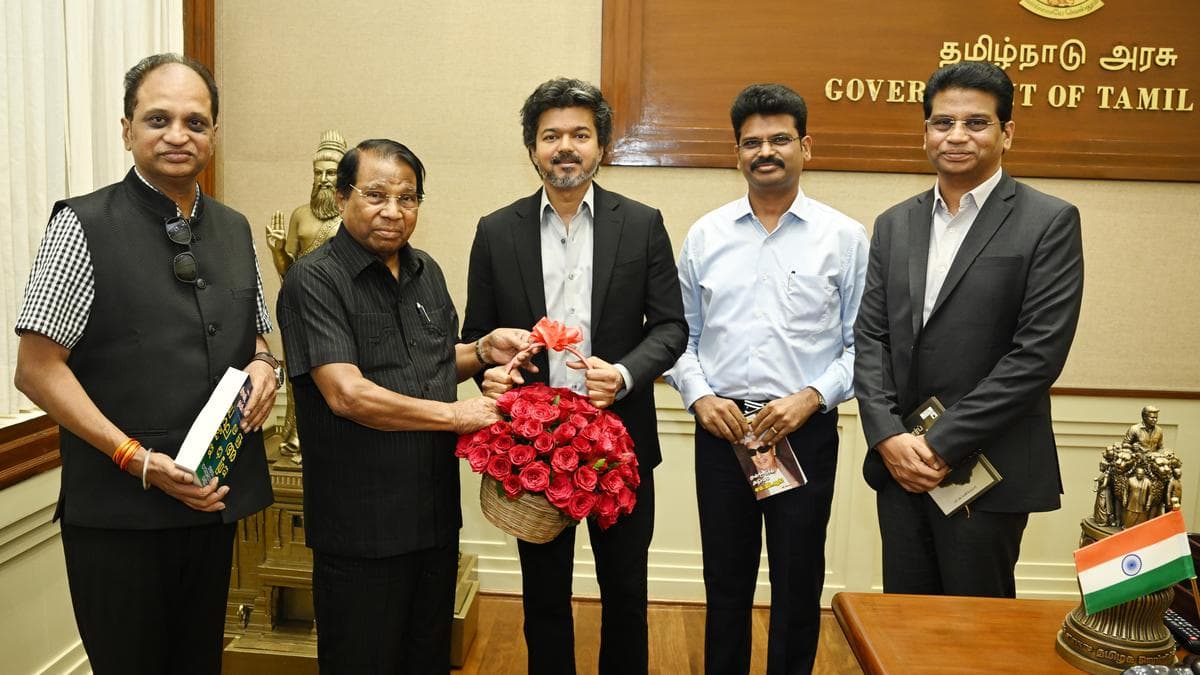 VIT Chancellor Viswanathan calls on CM Vijay