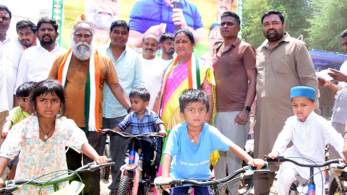 Cycles distributed on Rahul Gandhi’s birthday in Sangareddy
